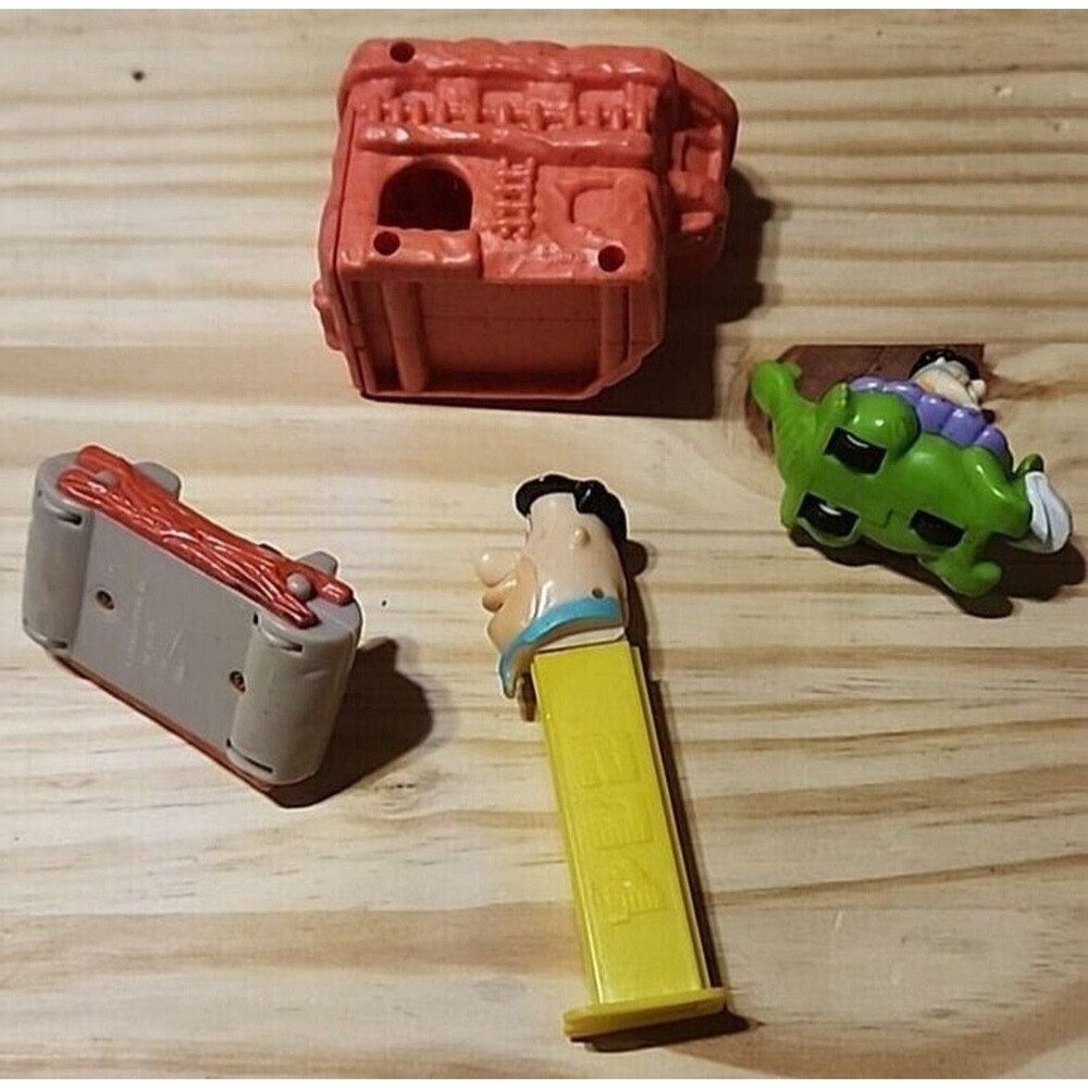 Vintage Flintstones Fred Flintstone  Figures House Pez Lot Of 4 - Picture 6 of 6